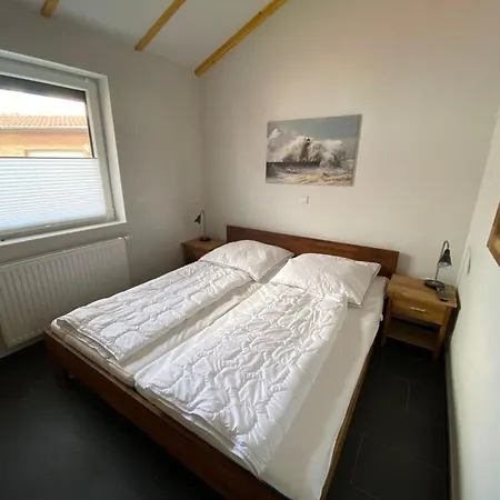 N4 Haus In Nordseenaehe Mit Terrasse Und Garten By Interhome *