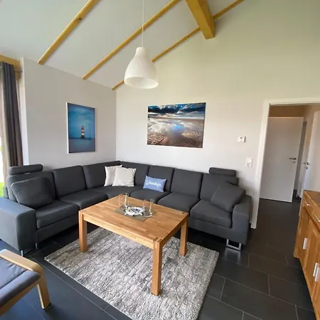 N4 Haus In Nordseenaehe Mit Terrasse Und Garten By Interhome Grosswurden