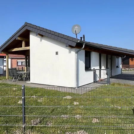 N4 Haus In Nordseenaehe Mit Terrasse Und Garten By Interhome Grosswurden
