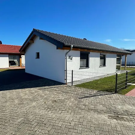 N4 Haus In Nordseenaehe Mit Terrasse Und Garten By Interhome