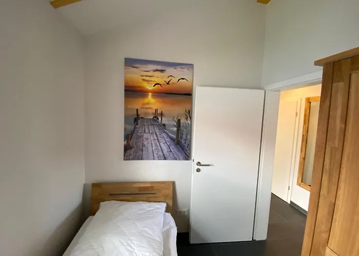 N4 Haus In Nordseenaehe Mit Terrasse Und Garten By Interhome
