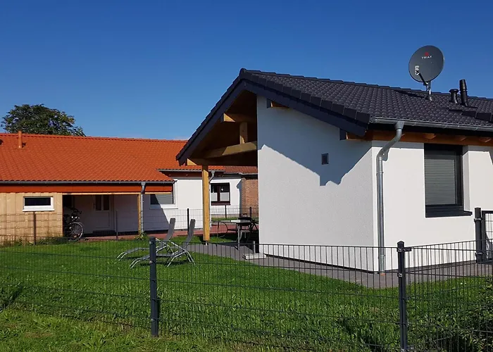 N4 Haus In Nordseenaehe Mit Terrasse Und Garten By Interhome Grosswurden